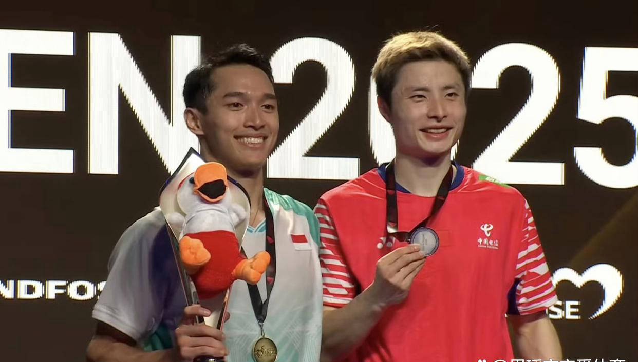 爱游戏官方-法国队鏖战韩国队,石宇奇扛起全队