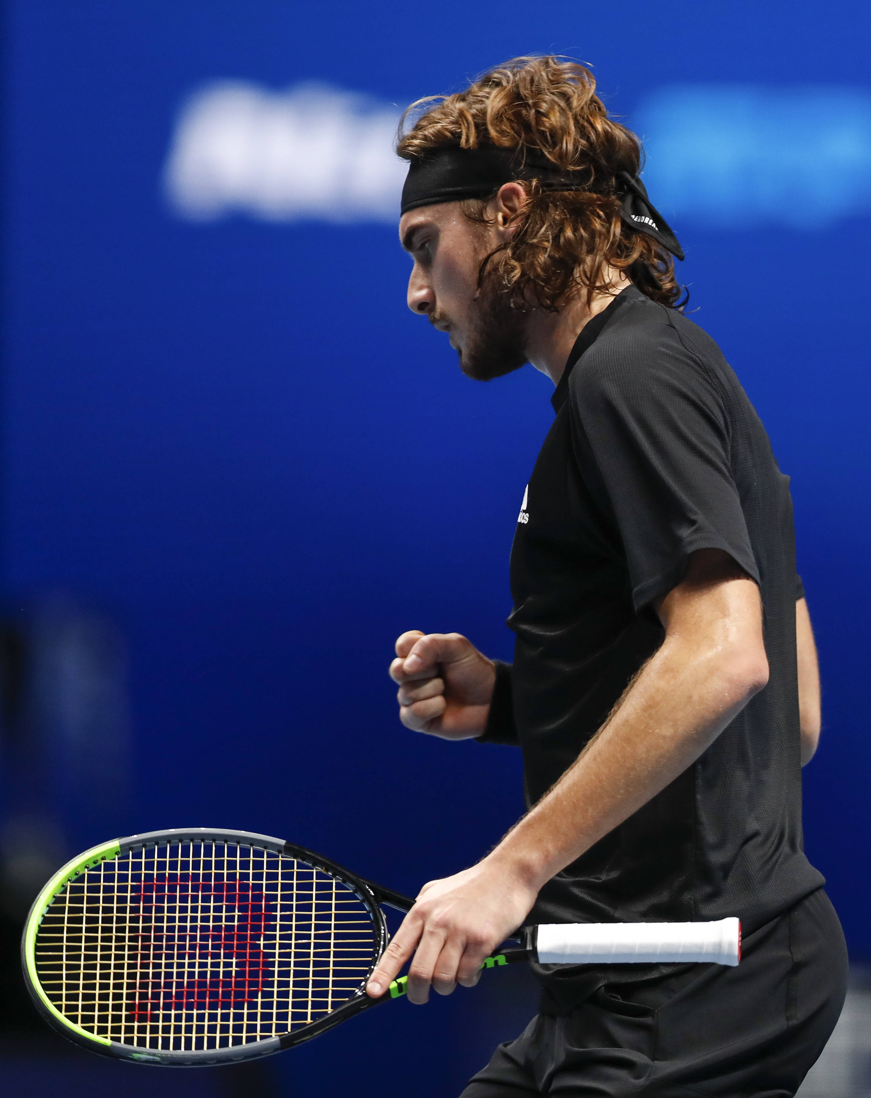 爱游戏娱乐-温网逆转ATP总决赛，西西帕斯点燃赛场